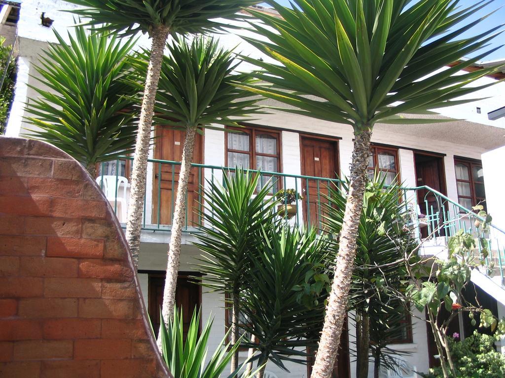 Hostal L'Auberge Inn Quito Exterior photo