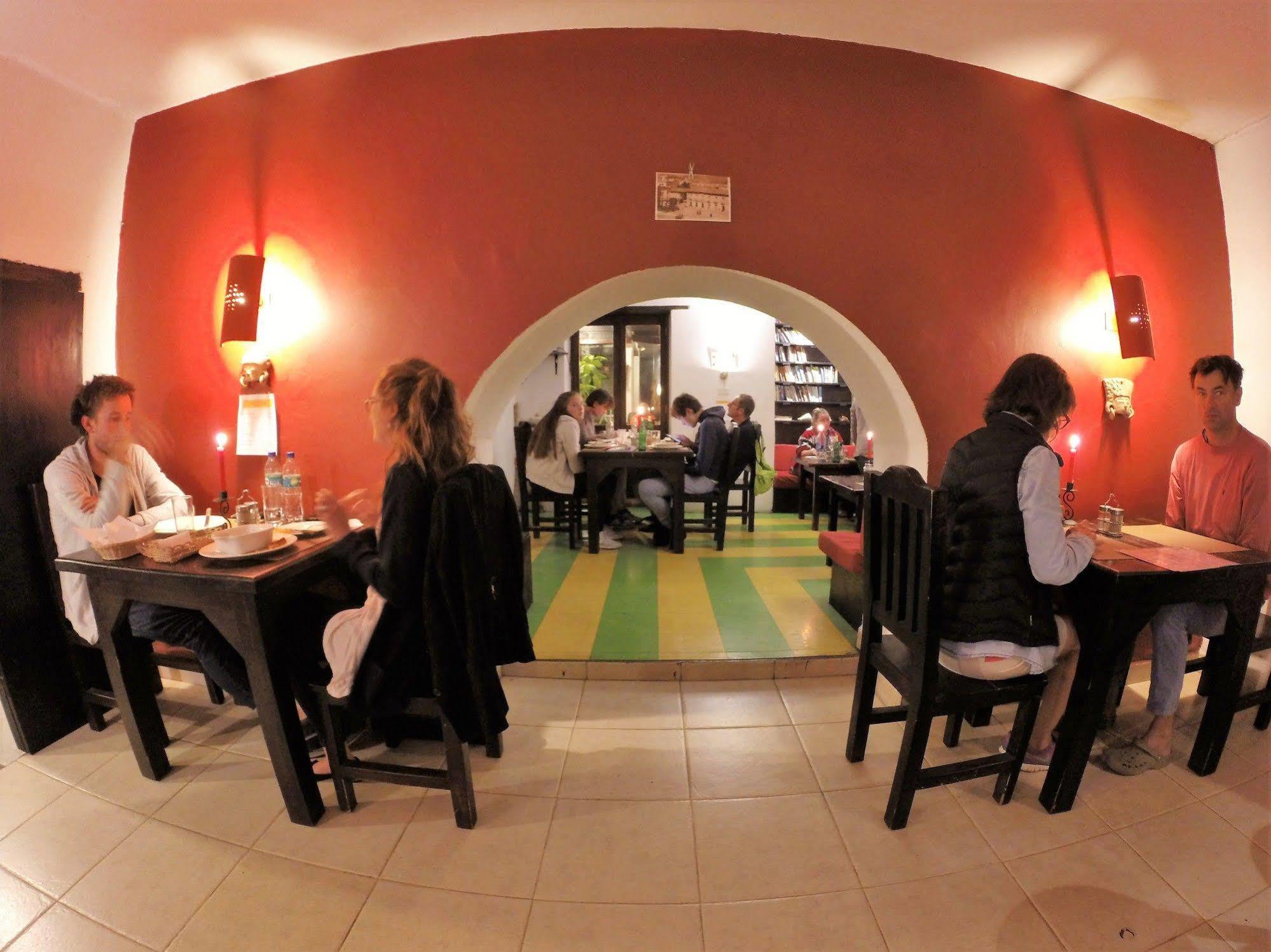 Hostal L'Auberge Inn Quito Exterior photo