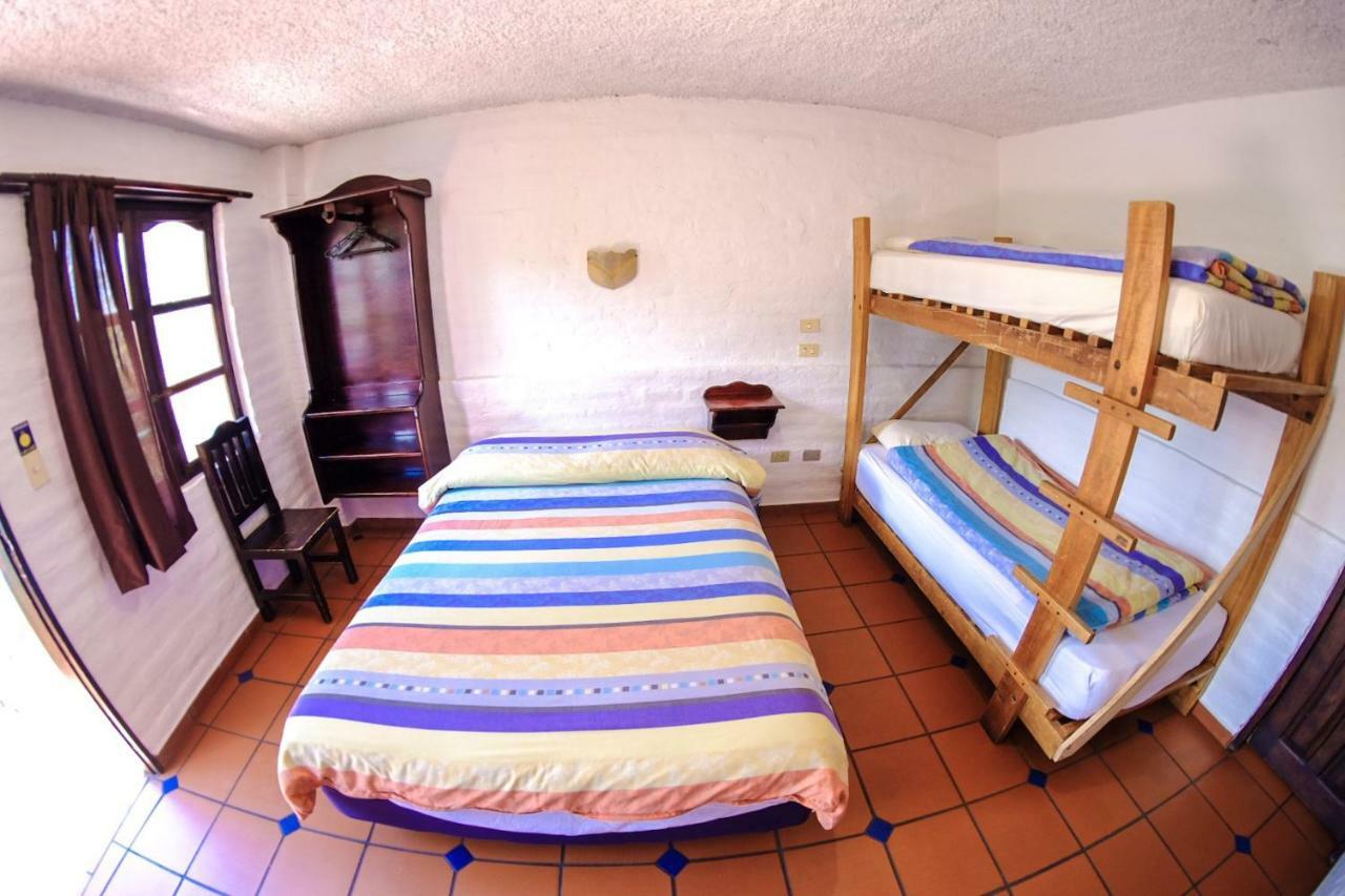 Hostal L'Auberge Inn Quito Room photo